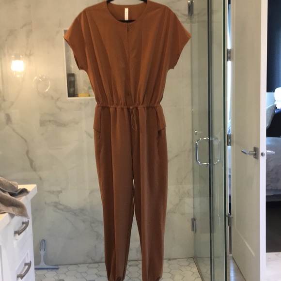 lululemon stretch travel woven jumpsuit - Picture 3 of 14